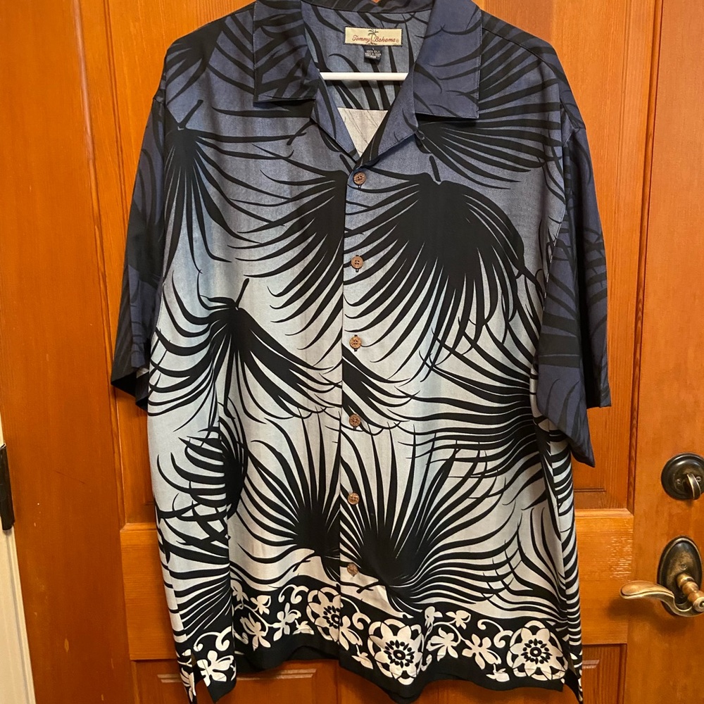 Vintage size L Tommy Bahama silk shirt